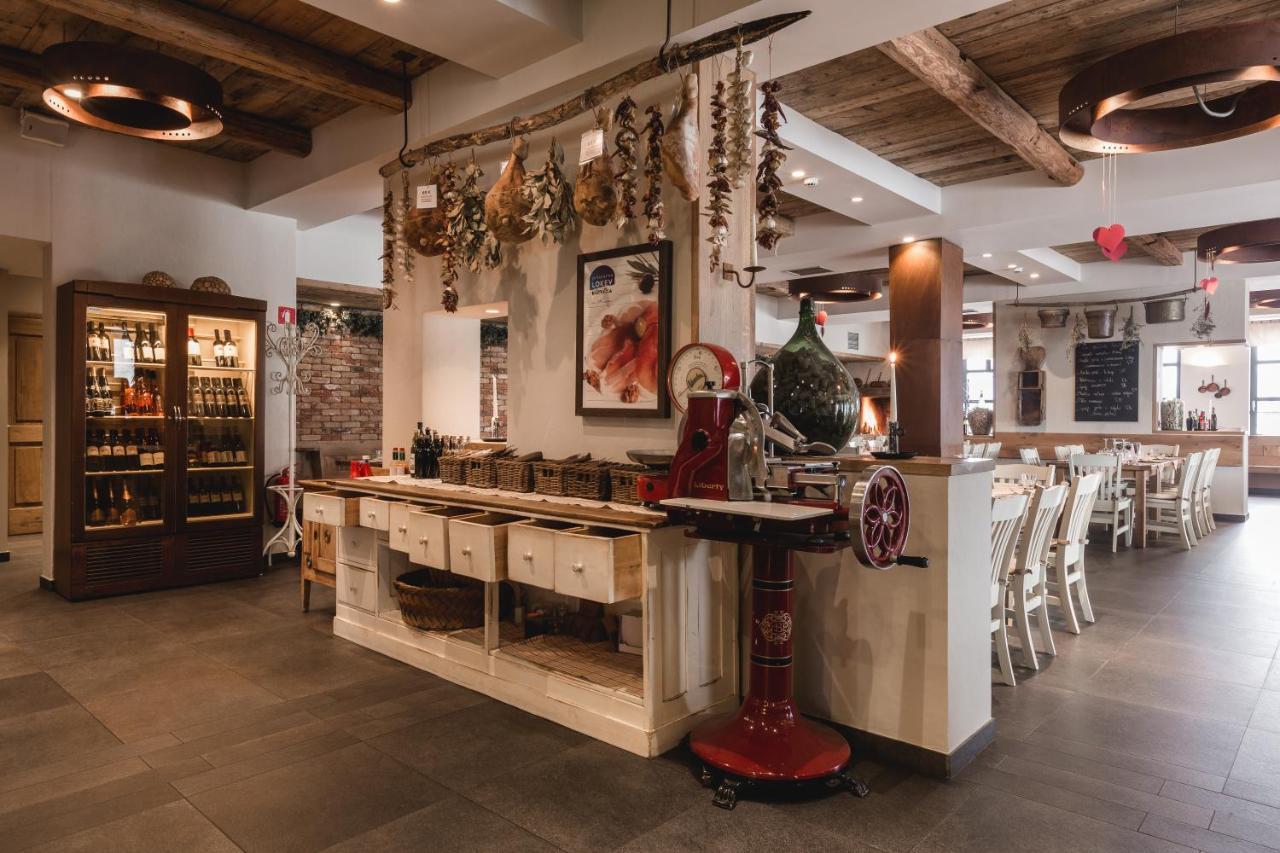 Hotel Grof Vransko Kültér fotó